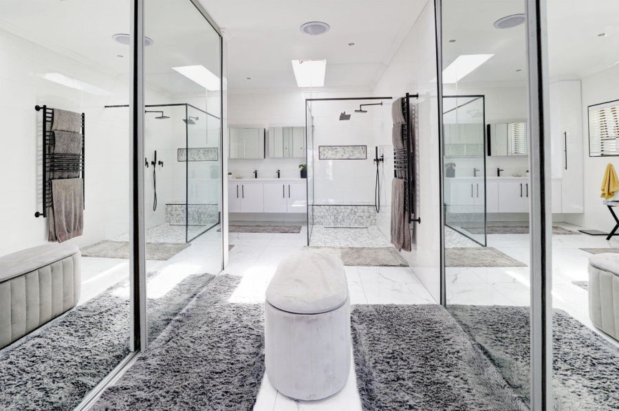 5 Bedroom Property for Sale in Welgemoed Western Cape